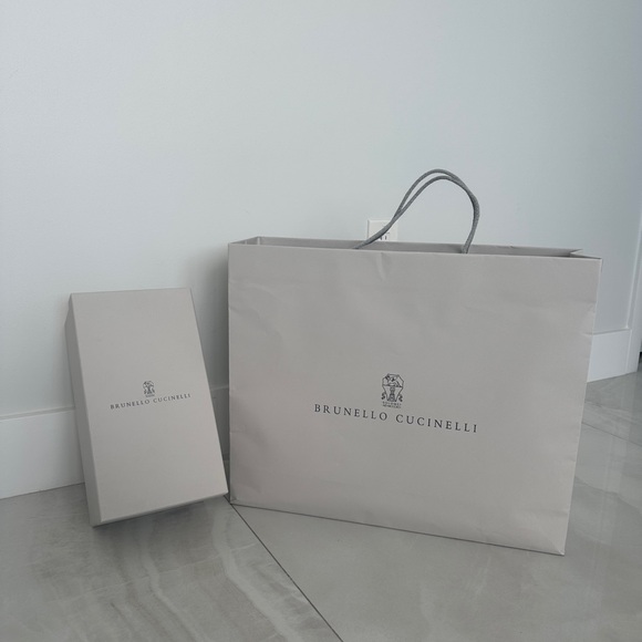 Elegant Brunello Cucinelli Men's Shopping Bag and Shoebox with Logo Paper - Picture 1 of 16